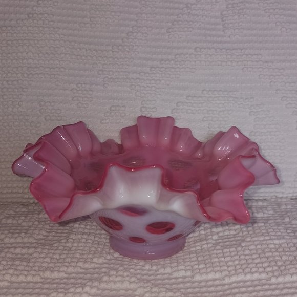 Fenton Cranberry Vintage Coin Spot Bowl - Picture 4 of 8